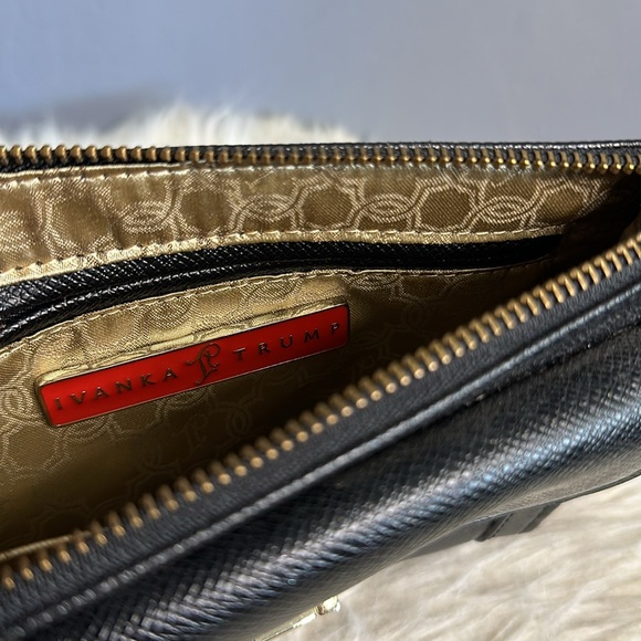 Ivanka Trump Small Purse - Picture 3 of 7